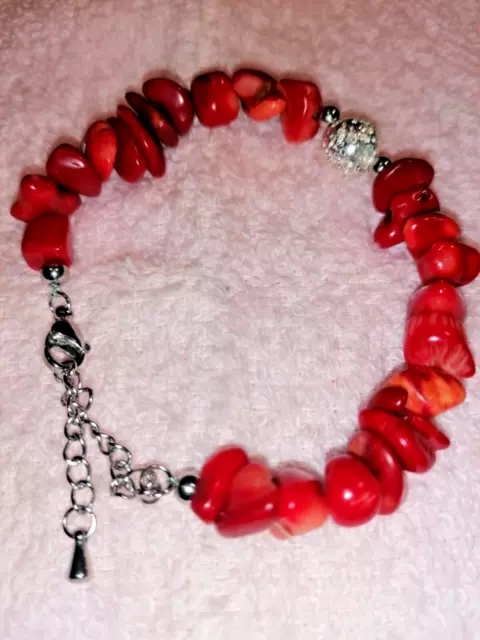 bracelet en pierres de corail & pierre de lave neuf