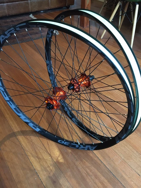 Race face arc store 30 27.5 wheelset