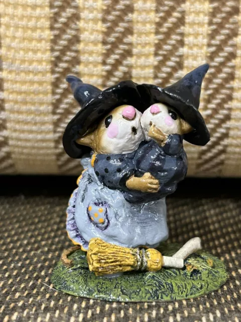 Wee Folk Forest Halloween The Plight of The Broken Broom M-69a (Limited)