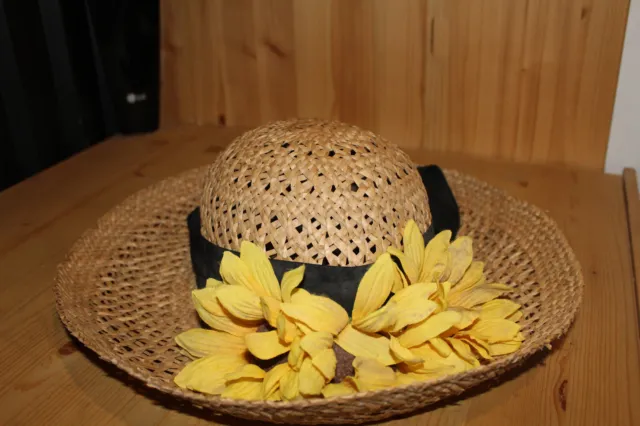 chapeau de paille large bord arc taille moyenne été cottagecore avec fleur