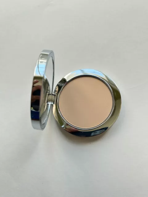 Rock & Republic Exhibition Pressed Powder in CHIFFON NWOB 0.32oz./9g FULL SIZE