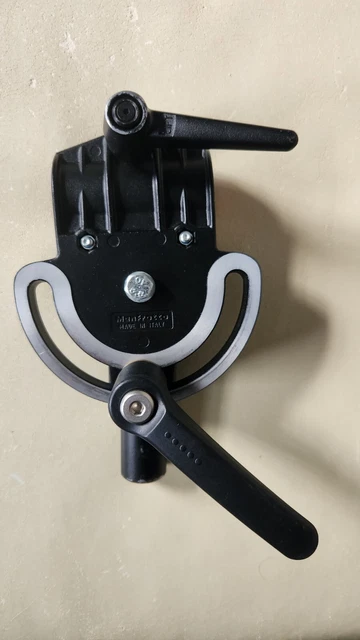 Broncolor/Manfrotto Tilt Head for Para Reflectors