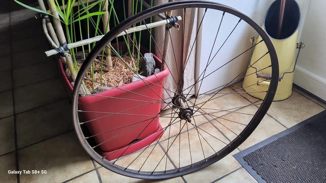 Roue avant 700 disque d'occasion - Équipements vélos
