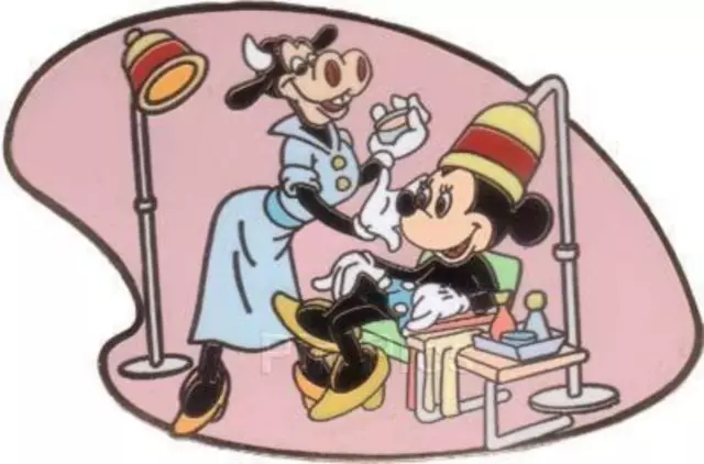 Disney Pin 34523 DA PINS Auction Minnie Mouse Clarabelle Cow Beauty Salon LE 250