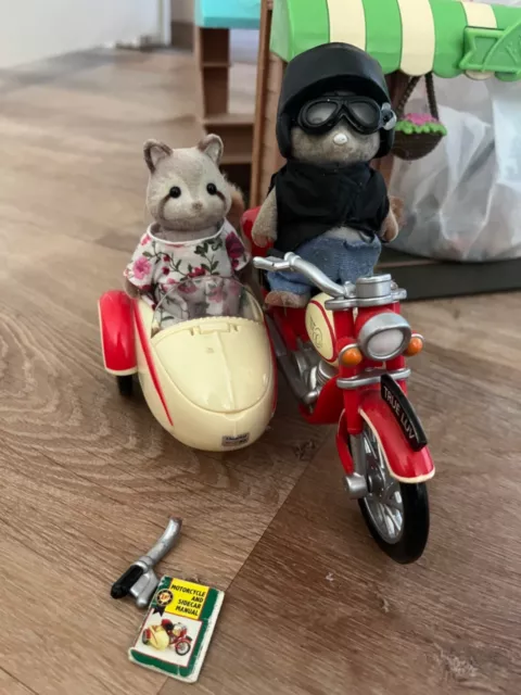 Calico Critters of Cloverleaf Corner Motorcycle Sidecar Mulberry Raccoons Epoch