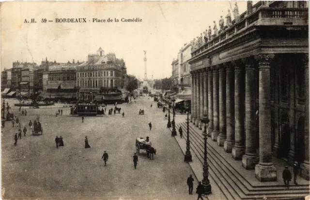 CPA Gironde BORDEAUX Place de la Comédie (982487)