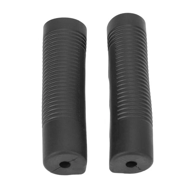 2 ergonomische Rollstuhlgriffe aus Gummi verhindern ein Verrutschen und sind