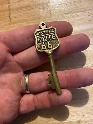 Route 66 Key Auto Safety Club Collector Auto Car America Metal Patina Souvenir