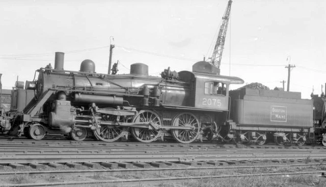 BM Boston & Maine Railroad locomotive, Engine No. 2075, 4-6-0 OLD TRAIN PHOTO