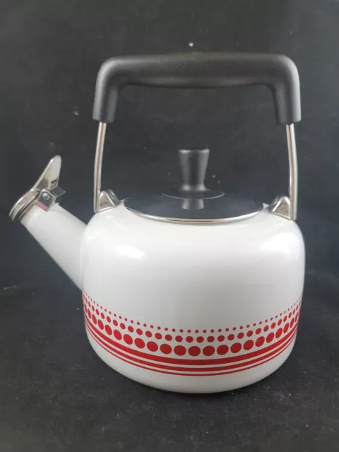 https://www.picclickimg.com/eHkAAOSwkjFjL5ag/Vintage-Chantal-Whistling-Enamel-Teapot-Tea-Kettle-Red.webp
