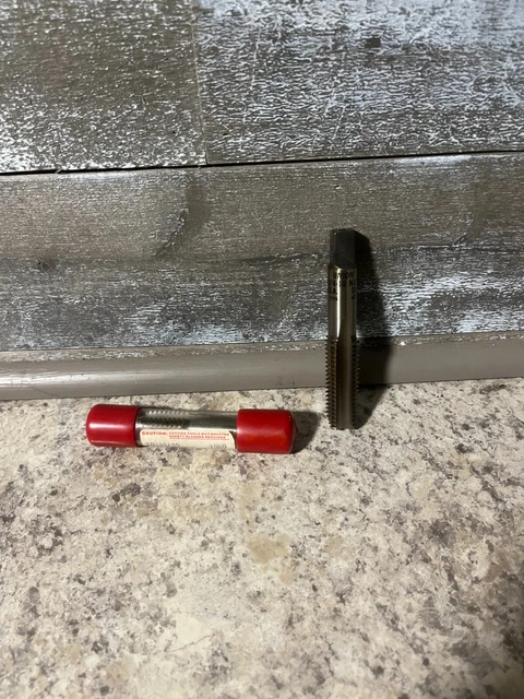 Union Twist 3/4-10 Plug Tap