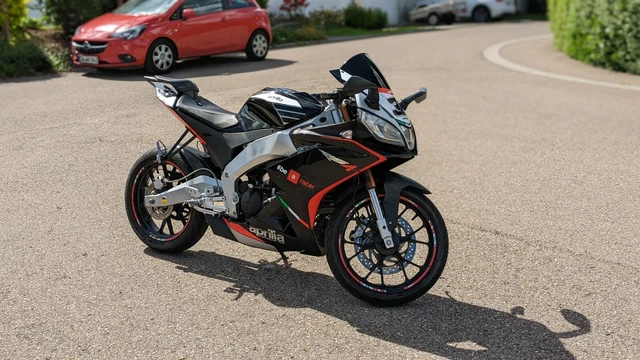 Aprilia RS4 125 (2011 bis 2017, TW - Euro3) 4