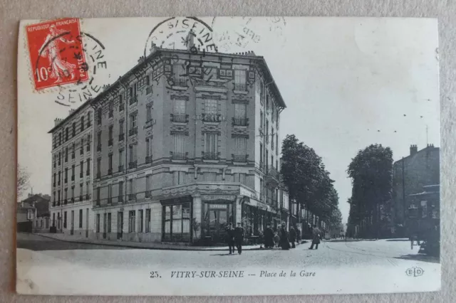 Cpa - Vitry Sur Seine - Place De La Gare - 45 *