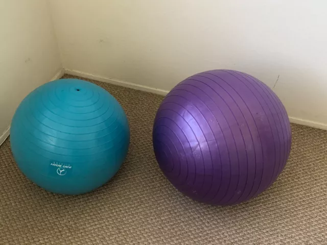 2 Exercise Yoga Ball Pilates Balance 20'' 17'' w/ pump