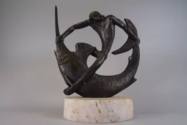 Schwertfisch mit Jüngling Skulptur, Prof. Edwin Schraff 205/600  1980er Jahre