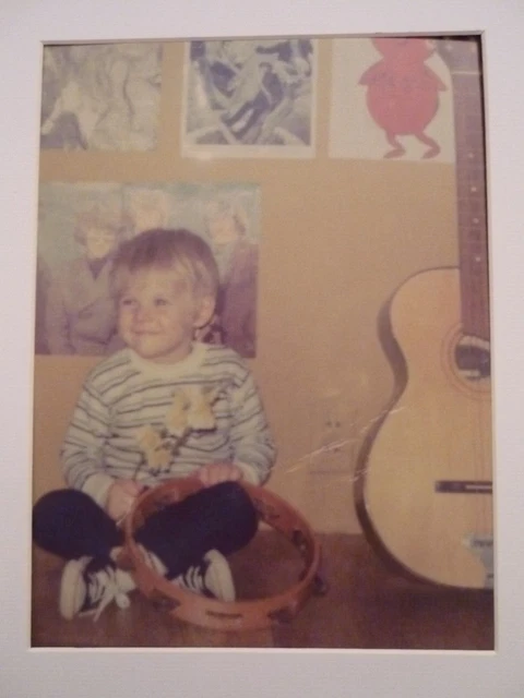 a4 repro poster kurt cobain NIRVANA Artifact paints home childhood photos guitar