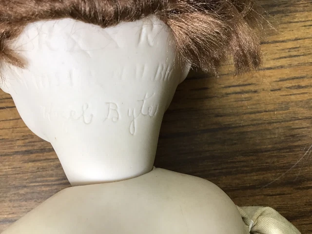 Antique Bisque Kammer & Reinhardt Socket Head Porcelain Doll Cloth Body Signed 9