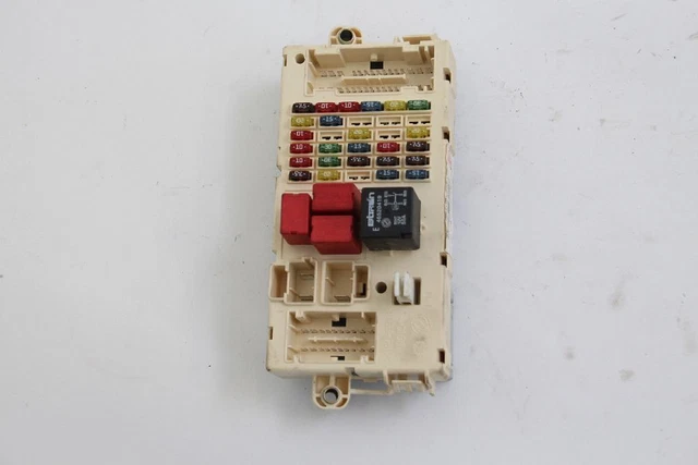 BOITE A FUSIBLE RELAIS COMPARTIMENT MOTEUR Fiat STILO Multi Wagon