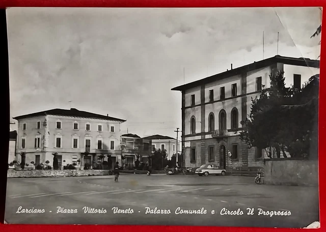 ( Pistoia ) Larciano Piazza Vittorio Veneto Palazzo Comunale E Circolo Progresso