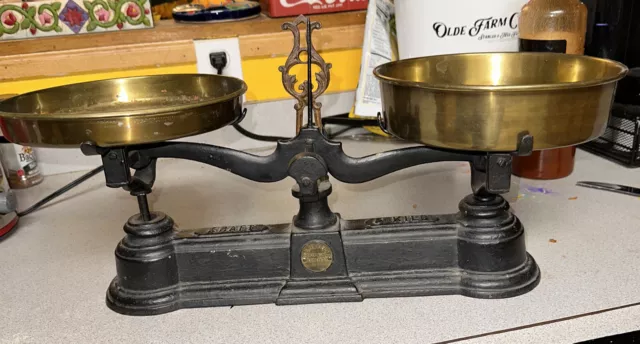 ANTIQUE KRAFT Wein Budapest CAST IRON W/2 BRASS Trays 5 KILO Balance Scale