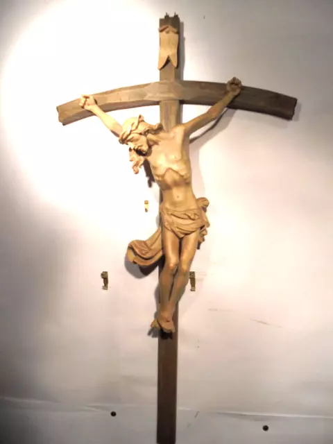 holzkreuz mit jesus geschnitzt H=65 CM