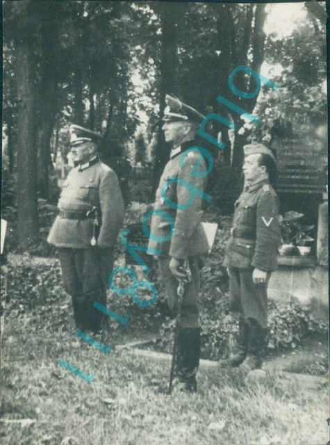 WW2 BRITISH PRISONERS of War POW's funeral for Fusilier Muir Stalag 21 ...