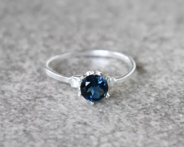 Women Wedding Solitaire Ring 0.90 Ct Round Cut Blue Simulated Diamond 925 Silver