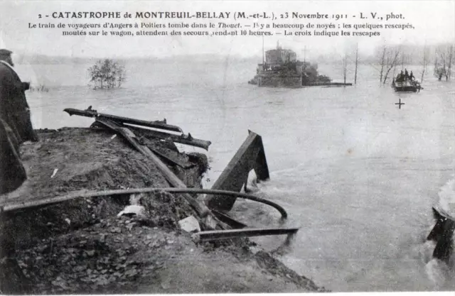 Cpa 49 Catastrophe De Montreuil Bellay Train De Voyageurs D'angers A Poitiers To