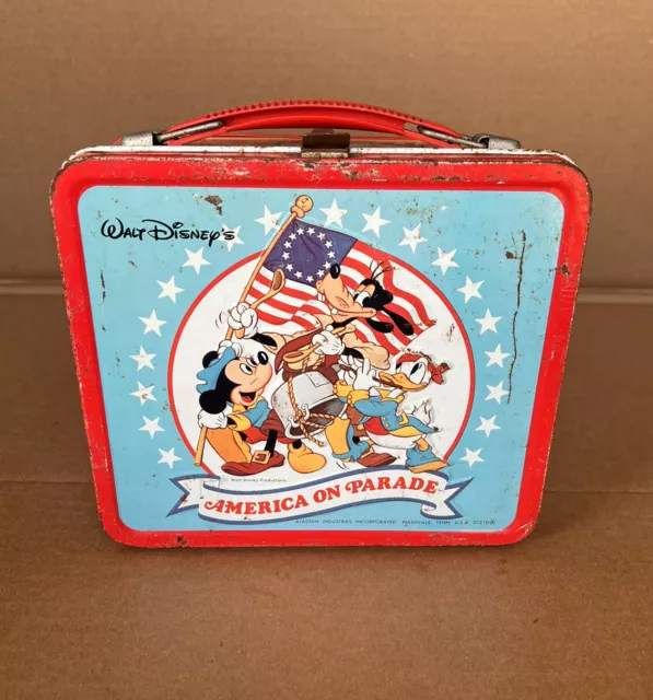 Vintage 1976 Aladdin Walt Disney AMERICA ON PARADE Metal Lunchbox (NO THERMOS)