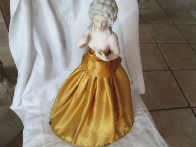 Boîte à Couture Ancienne Avec Poupée Marquise Demi-figure – Porcelaine