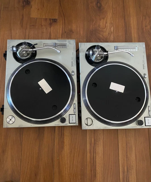 Technics 1200 MK2 Pair Direct Drive Silver Turntables Technics 1200 MK2
