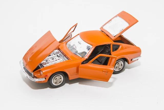 Tamiya 24335 - Maqueta de coche Nissan Skyline 2000 GT-R Street Custom - escala 1/24