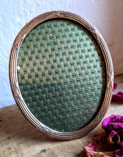 BEAUTIFUL FRENCH ORIGINAL BRASS ANTIQUE MEDALLION PICTURE FRAME LATE XIX th. C.