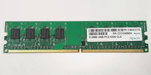 Une Barrette De Mémoire Ddr Sdram Marque Apacer 512mb Unb Pc3200 Cl 2.5