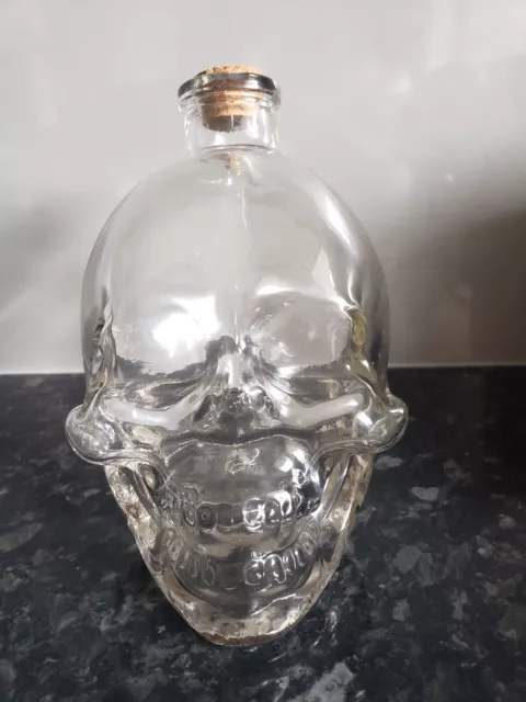 Crystal Skull 1000ml Spirit Bottle 2