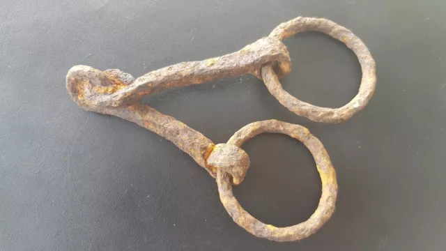 A VR intact Roman iron snaffle bit/horse bridle. A must read description. L142a