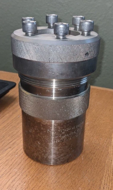 Parr Instruments Model 4748 acid digestion reactor
