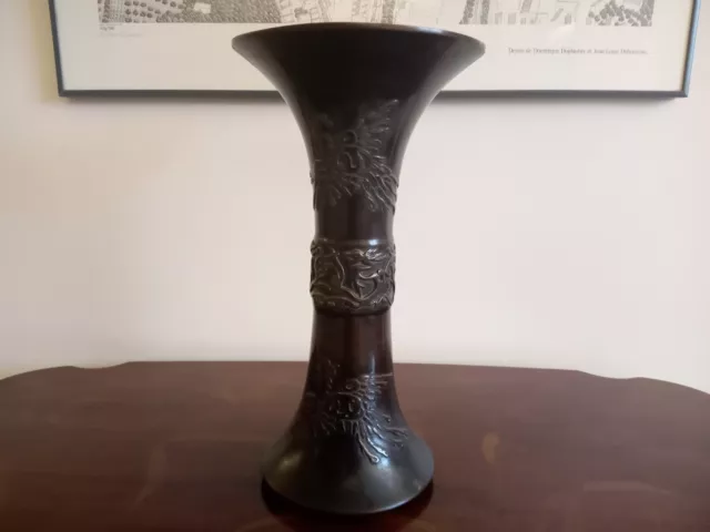 Vase forme cornet en bronze ancien Japon XIXe décor de Phénix signé