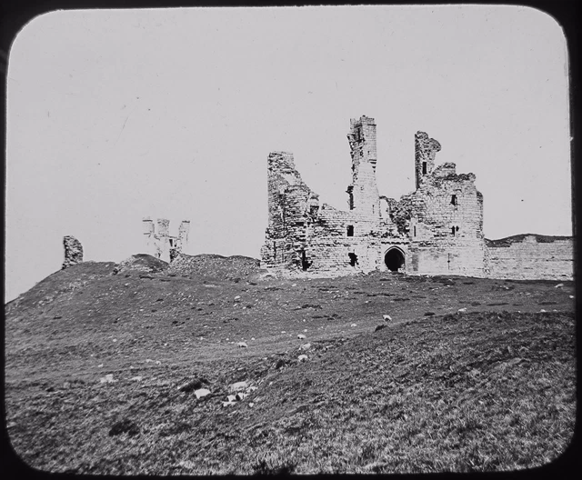 GWW Glas magische Laterne Rutsche DUNSTANBURGH CASTLE C1890 FOTO NORTHUMBERLAND