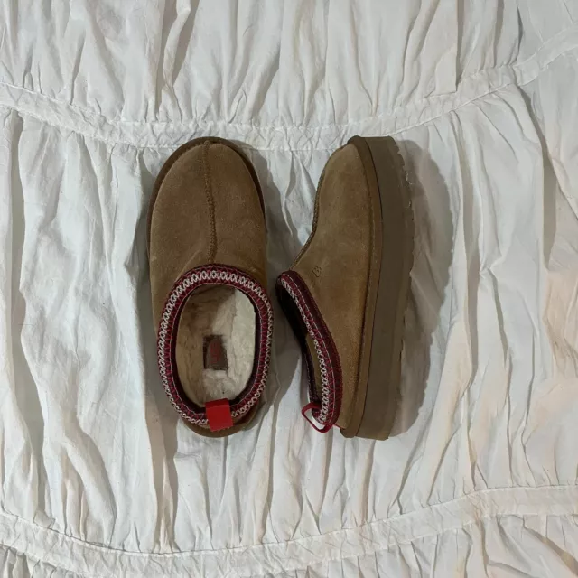 UGG Tasman Slippers Size 6 Chestnut