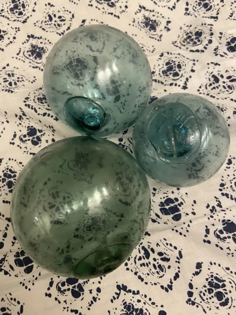 https://www.picclickimg.com/eJsAAOSwkMJltGuw/3-Vintage-Authentic-Japanese-Glass-Fishing-Floats.webp