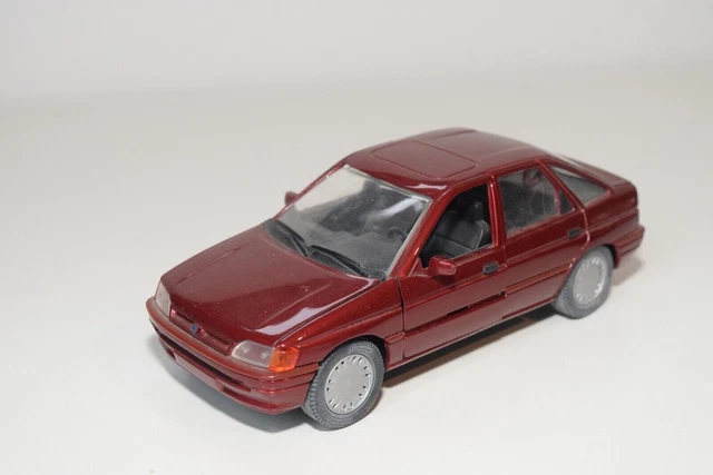 A55 1:25 Schabak 1525 / 1526 Ford Escort Metallic Maroon Excellent Condition