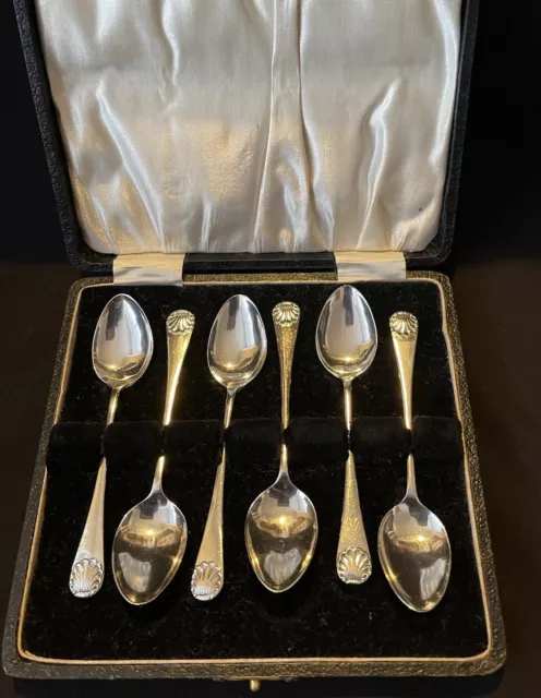 Set Of Six vintage Solid Sterling Silver Coffee / Tea Spoons. Birmingham 1946.