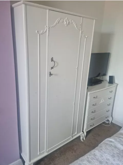 White Large French Shabby Chic Wardrobe & Draws Bedroom Furniture