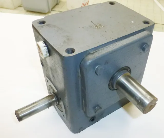 CHENTA GEAR SPEED REDUCER 110204201 TYPE:YSS SIZE:53 RATIO:60 5/8" input 1" out