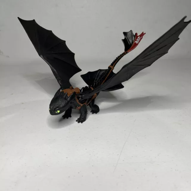 2013 DWA DreamWorks How To Train Your Dragon Toothless Figure 10” Catapult Tail