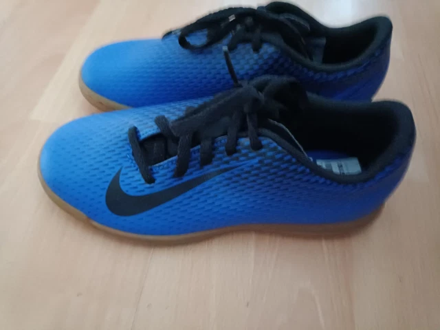 NEU NIKE Kinder Fußballschuhe Gr 35.5 Jungen Hallenschuhe Stollen Fußball