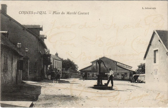 CPA AK COSNE-SUR-L'OEIL Place du Marche Couvert FRANCE (929012)