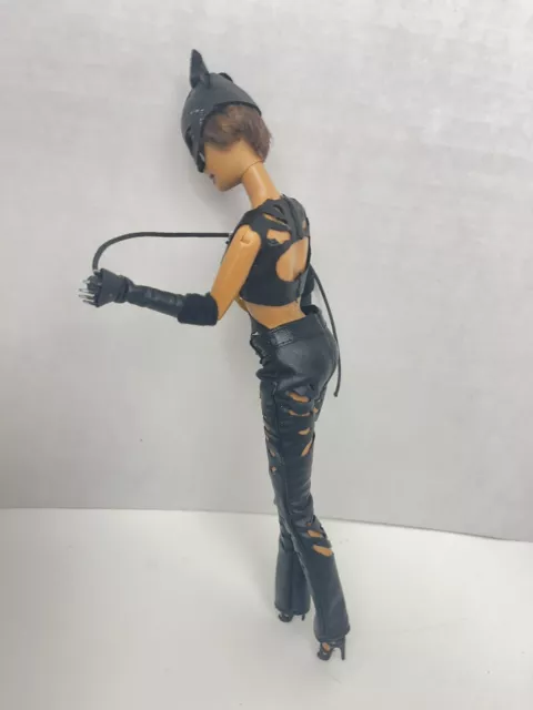 2002 Mattel DC Comics Catwoman Barbie Doll Halle Berry 3