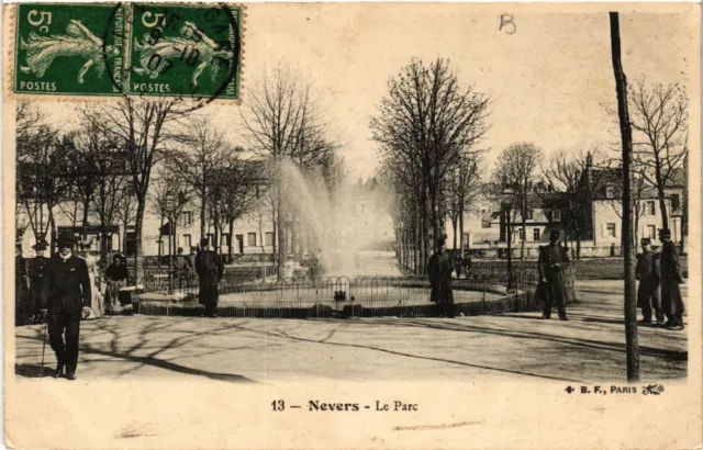 CPA NEVERS - Le Parc (457028)